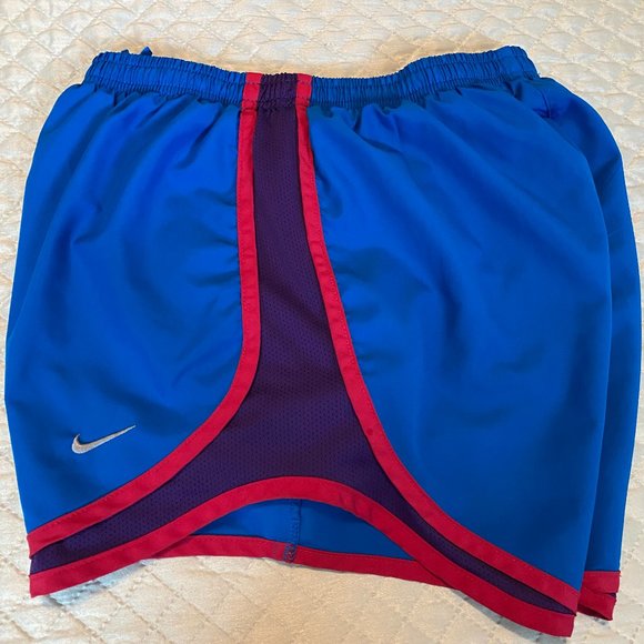 Women's Nike Dri Fit workout shorts - Picture 2 of 4